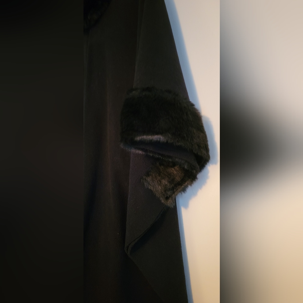 Coat - Picture 3 of 4